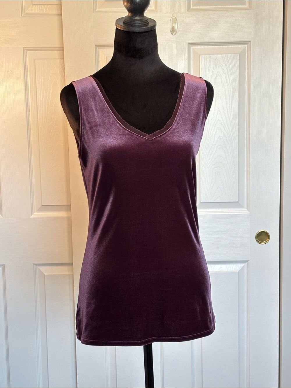 Ann Taylor Factory Plum Purple Velvet Sleeveless V-Neck Tank Top Women’s Size XS